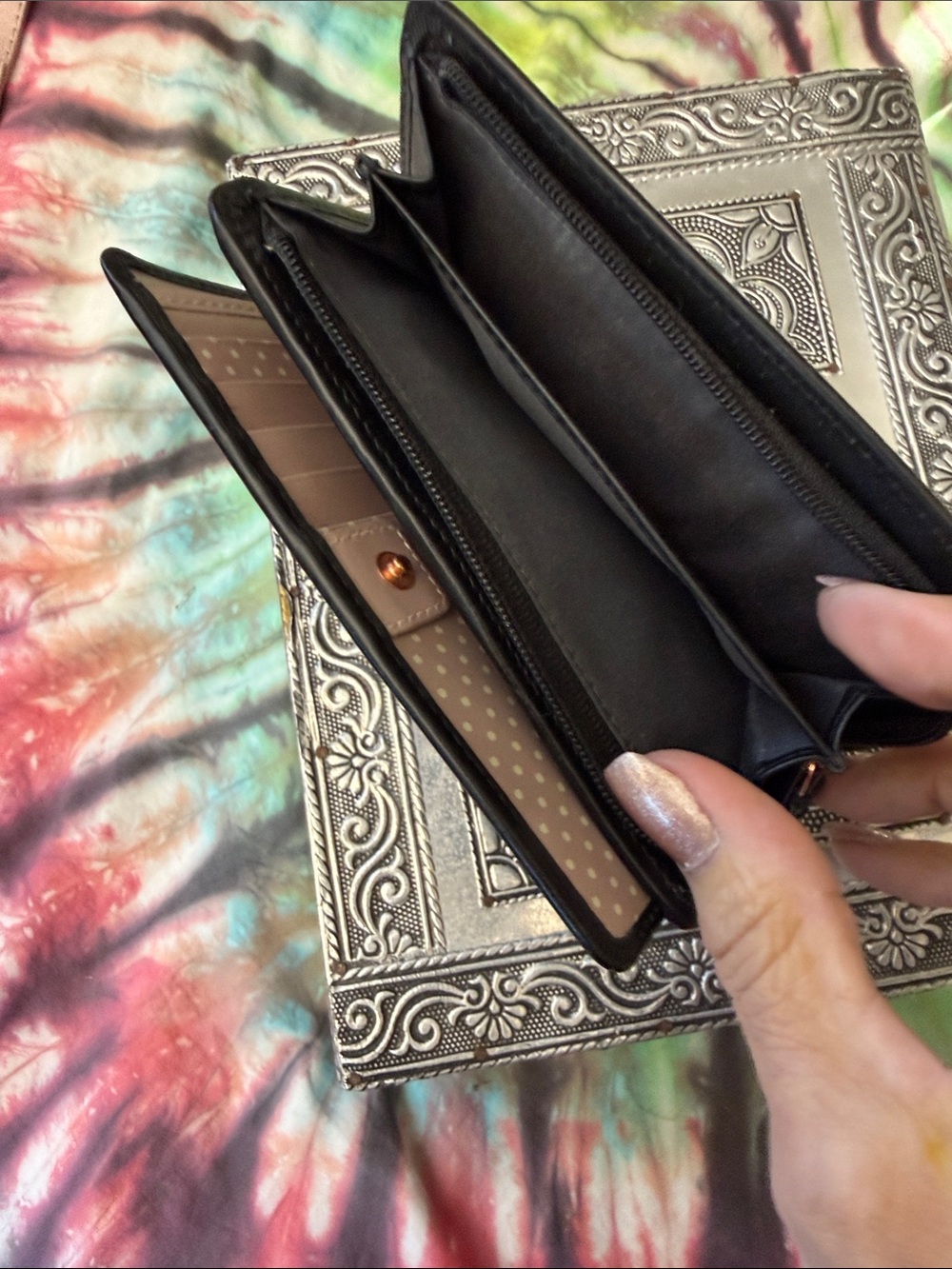 NWOTS! Radley Black Zip-Around Leather Wallet with Signature Scottie Logo - Picture 5 of 6
